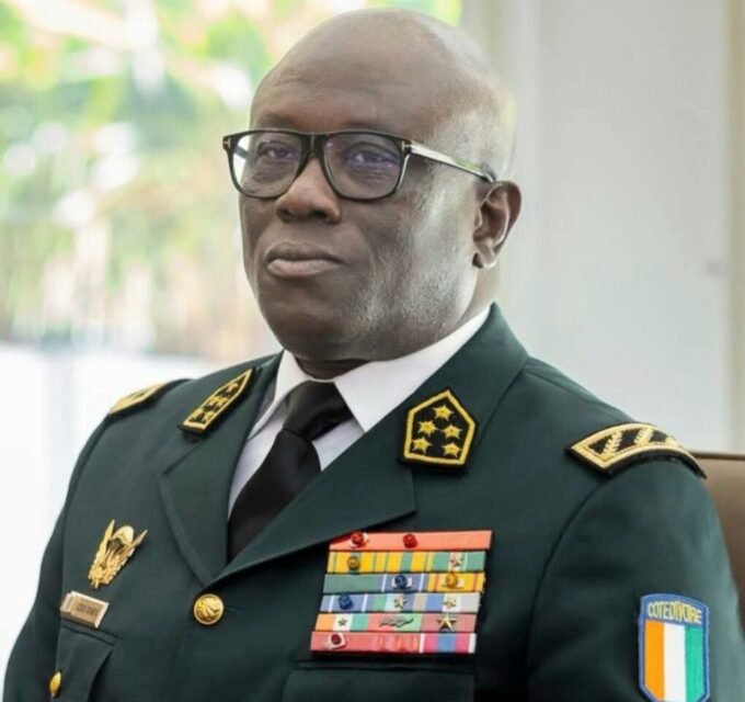 La Belle Image d’Autorité et de Responsabilité du Général d&rsquo;Armée LASSINA DOUMBIA